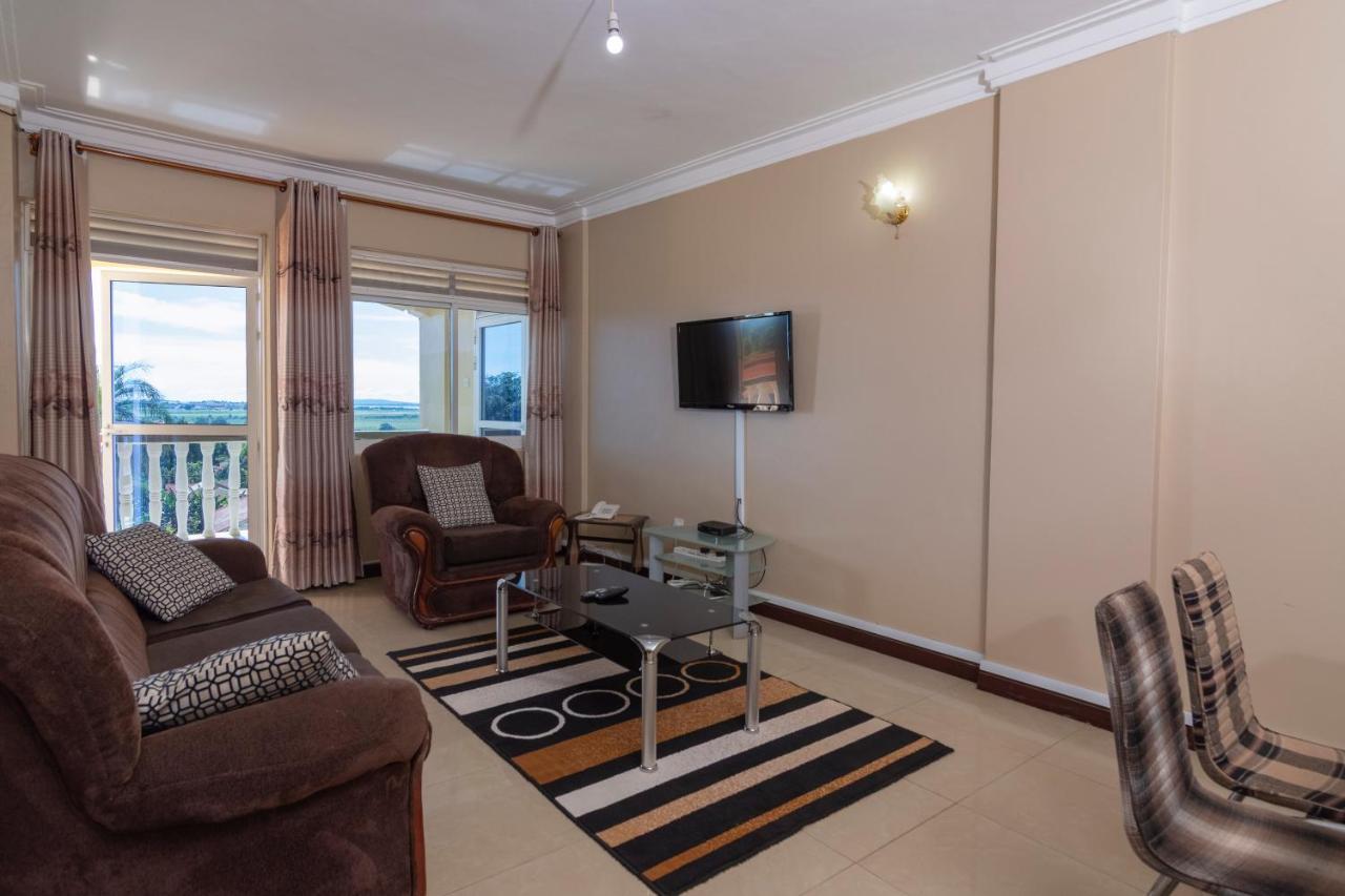 Karibu Bb Suites Ентебе Екстериор снимка